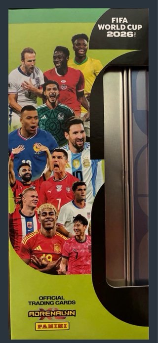 Caja Metálica FIFA 2026 Adrenalyn Panini