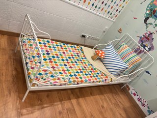 Cama extensible Ikea MINNEN blanca + Colchon