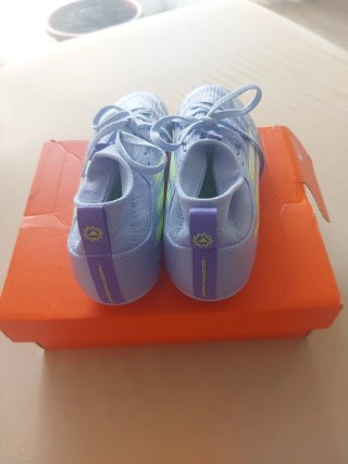 Scarpe da calcio Adidas viola e gialle