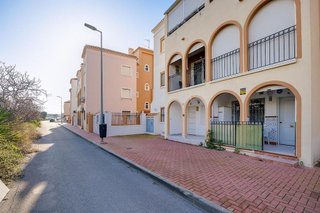Casa adosada en venta en  El Acequión - Los Naúfragos en Torrevieja