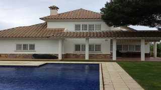 Casa adosada en venta en Argentona