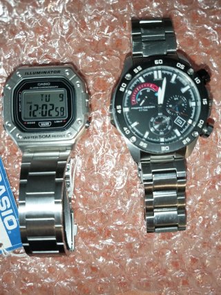 Lote 2 relojes Casio digital y Pagani Edifice.