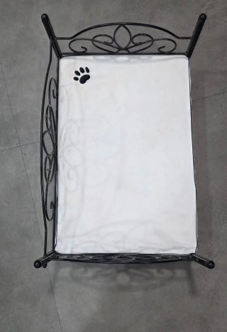 Cama para mascotas de metal con colchón