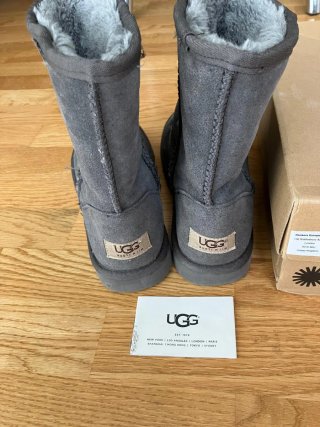 Stivali UGG grigi taglia 38 con scatola e certificato
