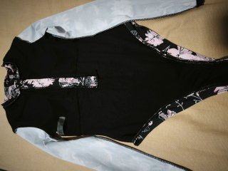 Bañador mujer mangas largas floral