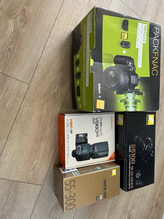 ⁠Nikon D5100 a REVENTAR DE EXTRAS + Pack Iluminac.