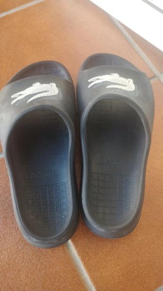 Chanclas Lacoste Negras