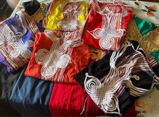 Chilabas de hombres y mujeres
