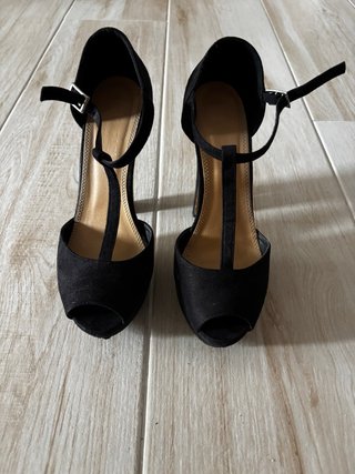 Zapatos de fiesta negros