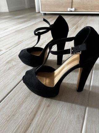 Zapatos de fiesta negros