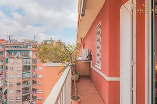 Ático en venta en Sant Antoni en Barcelona