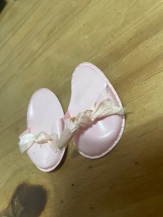 Zapatos rosas para muñeca