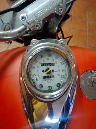 Suzuki Bandit y Keeway Cruiser