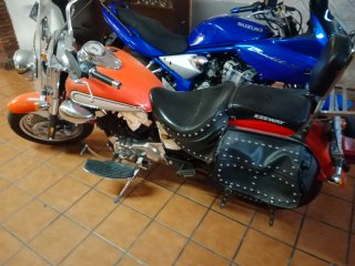 Suzuki Bandit y Keeway Cruiser
