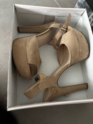 Zapatos de fiesta beige