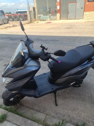 Suzuki Burgman Street EX Gris