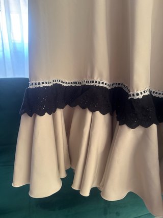 Traje de flamenca beige