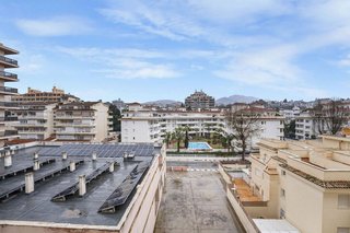 Piso en venta en La Carihuela en Torremolinos