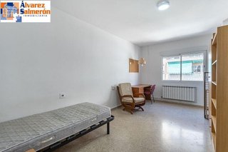 Piso en venta en Pajaritos - Plaza de Toros en Granada