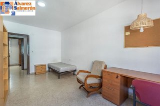 Piso en venta en Pajaritos - Plaza de Toros en Granada