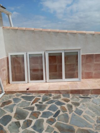 Oferta.  Ventanas correderas blancas  5 unidades i