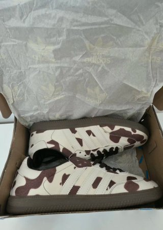 Zapatillas Adidas Marrón y Blanco