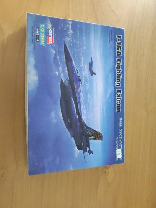 Maqueta F-16 Fighting Falcon Hobby Boss
