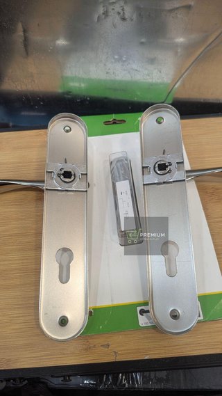 2 Juego de manilla con placa de puerta Arosa de aluminio