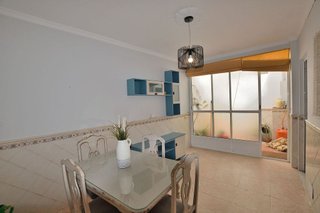 Casa adosada en venta en Olvera