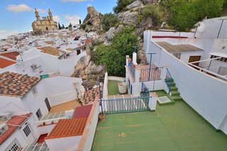 Casa adosada en venta en Olvera