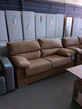 Sofá de salón piel marrón claro