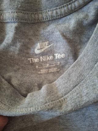 Camiseta Nike Gris