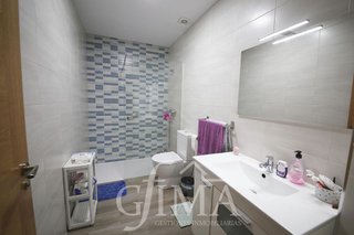 Casa adosada en venta en Tomelloso
