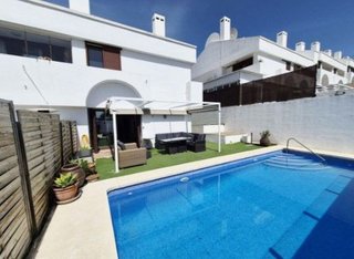 Casa pareada en venta en Calaburra - Chaparral en Mijas