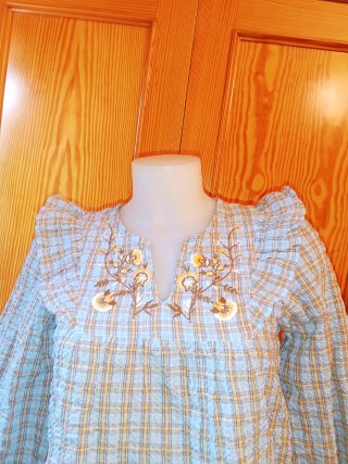 Blusa Springfield cuadros volantes bordado