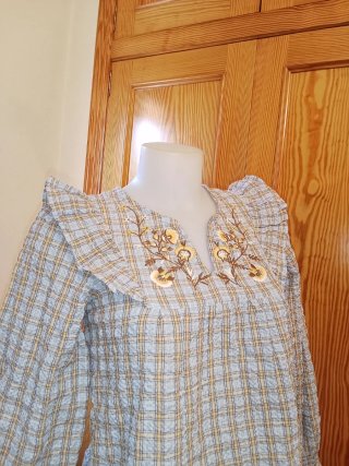 Blusa Springfield cuadros volantes bordado