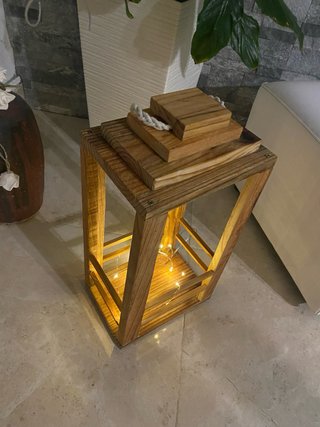 Farol de madera ( las luces y flores no van inclin