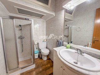 Casa en venta en Ca n'Aurell en Terrassa