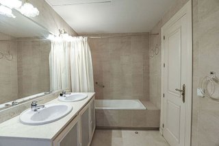 Casa adosada en venta en La Quinta en Benahavís