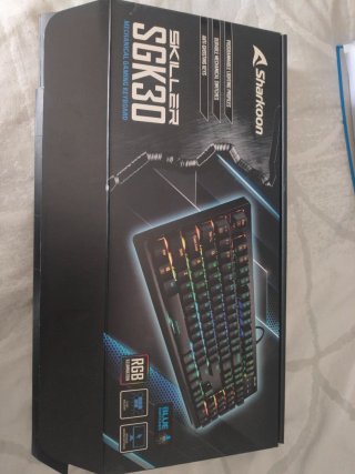 Teclado Gaming Sharkoon SKILLER RGB