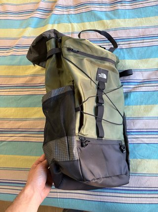 Mochila The North Face Verde y Negra