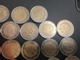 Lotto di 32 monete commemorative da 2 euro diverse e rare