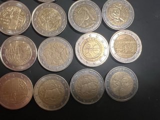 Lotto di 32 monete commemorative da 2 euro diverse e rare