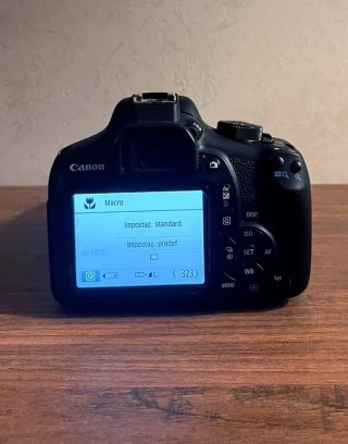 Canon EOS 1300D + Obiettivo 18-55mm