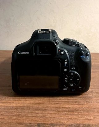 Canon EOS 1300D + Obiettivo 18-55mm