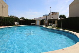 Casa adosada en venta en La Siesta - El Salado - Torreta en Torrevieja