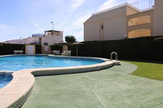 Casa adosada en venta en La Siesta - El Salado - Torreta en Torrevieja