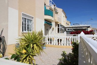 Casa adosada en venta en La Siesta - El Salado - Torreta en Torrevieja