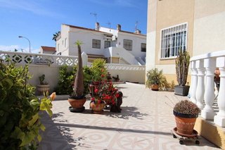Casa adosada en venta en La Siesta - El Salado - Torreta en Torrevieja