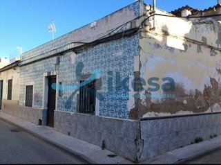 Chalet en venta en Linares